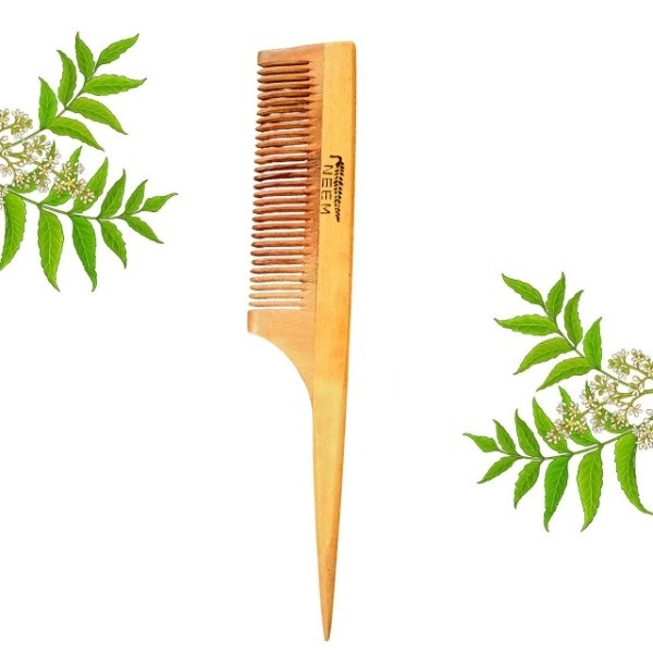 TAIL COMB
